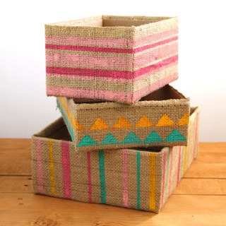How to make cardboard boxes decorated with fabric. Carton ideas 