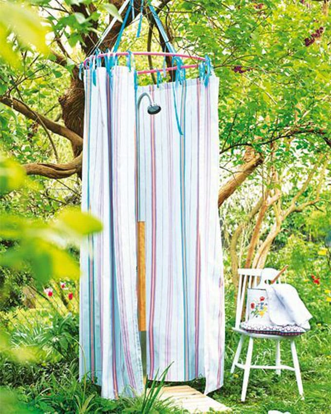 Hula Hoop DIY Outdoor Shower Ideas 