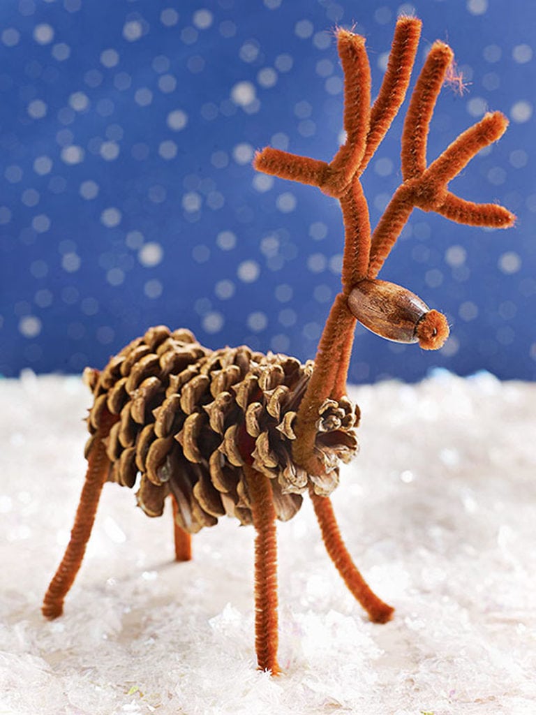 make a pine cone reindeer Christmas crafts  